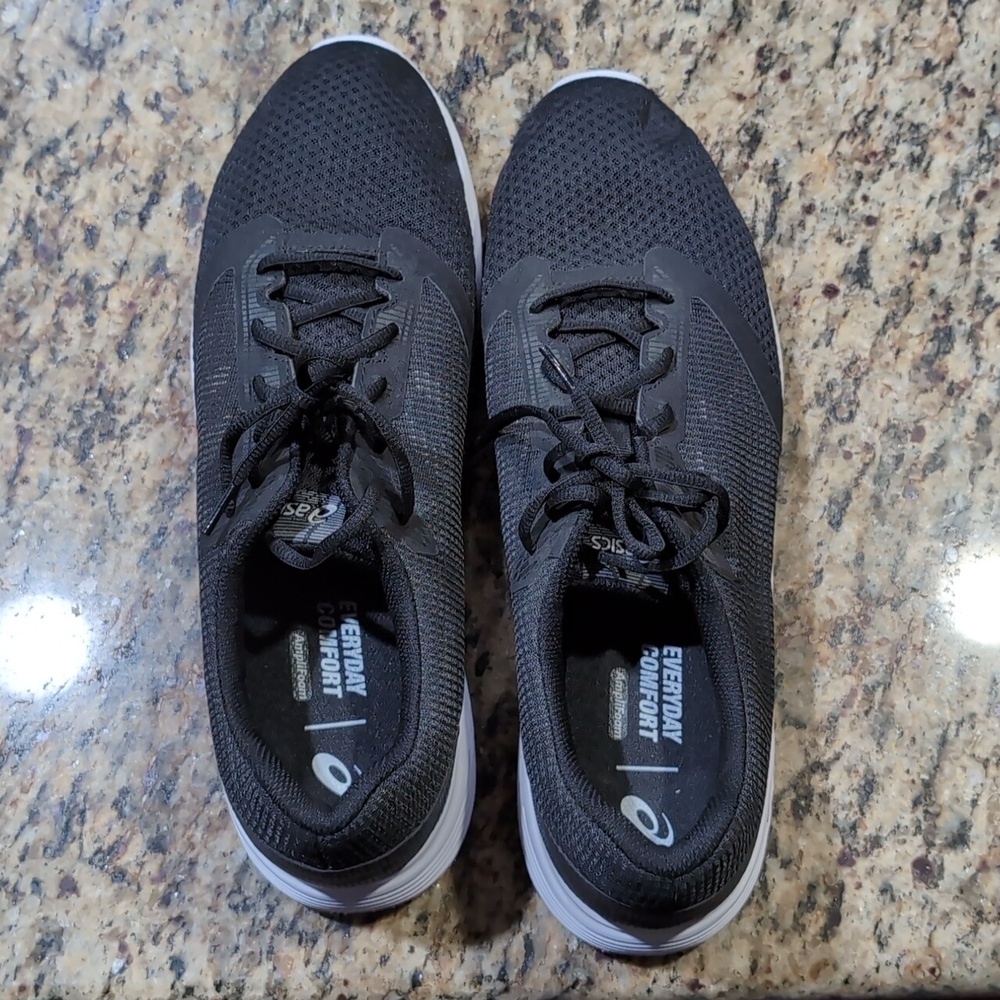 Asics Patriot 10 US 15 all black running shoes with Amplifoam
